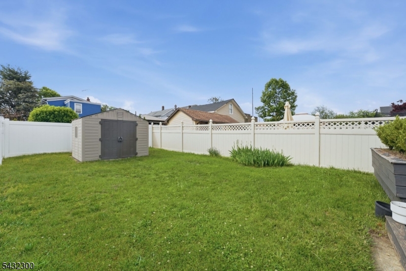 32 Willard Street Garfield, NJ 07026 - Photo 28 of 31