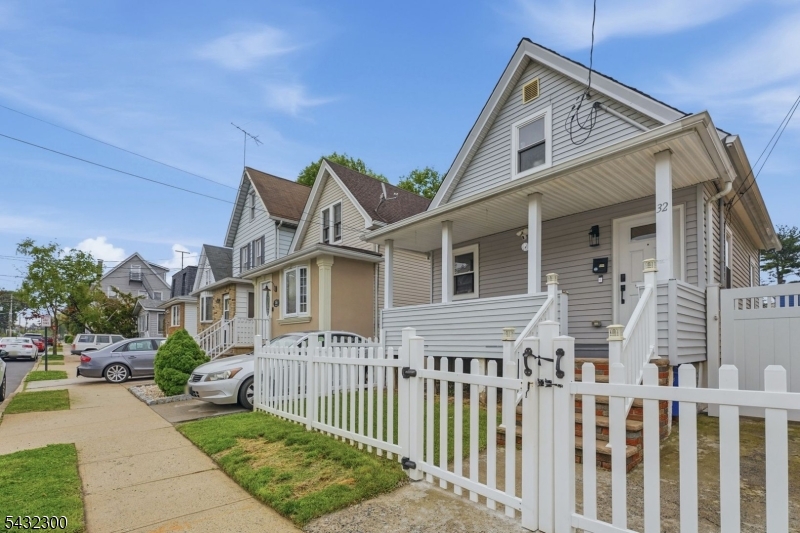 32 Willard Street Garfield, NJ 07026 - Photo 3 of 31