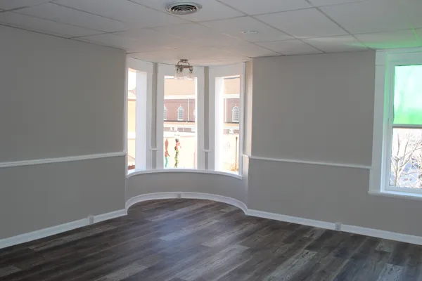 $1,235 | 119 West Court Square, Unit 3, McMinnville, TN 37110