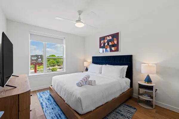 $4,000 | 2323 South Lamar Boulevard, Unit 505, Austin, TX 78704