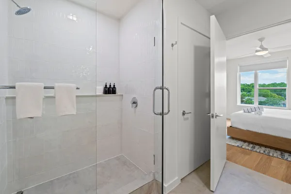 $4,000 | 2323 South Lamar Boulevard, Unit 505, Austin, TX 78704