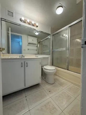 a view of a tennis court