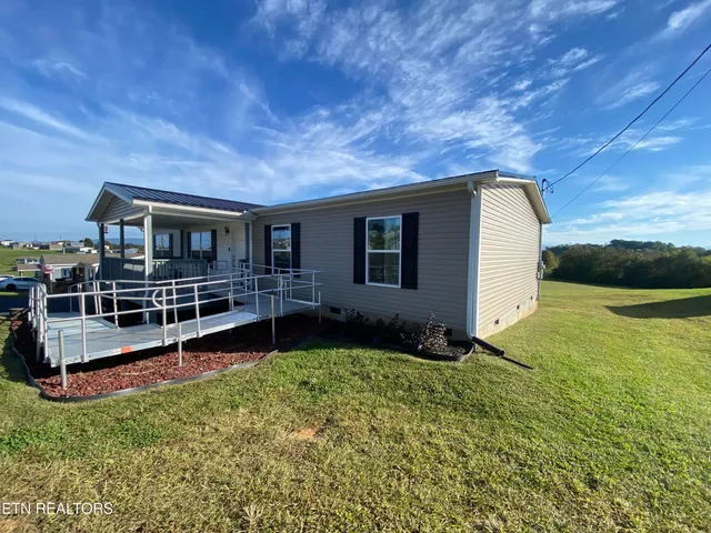 $299,900 | 671 Towers Drive, Dandridge, TN 37725