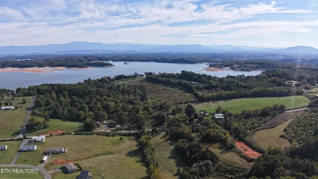 $299,900 | 671 Towers Drive, Dandridge, TN 37725