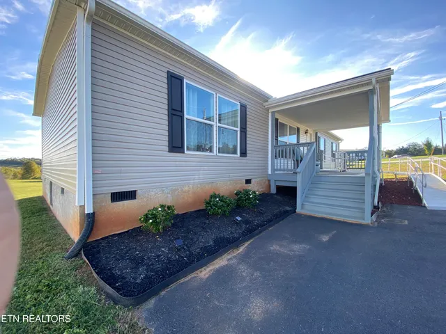 $299,900 | 671 Towers Drive, Dandridge, TN 37725