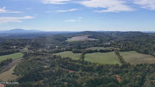 $299,900 | 671 Towers Drive, Dandridge, TN 37725