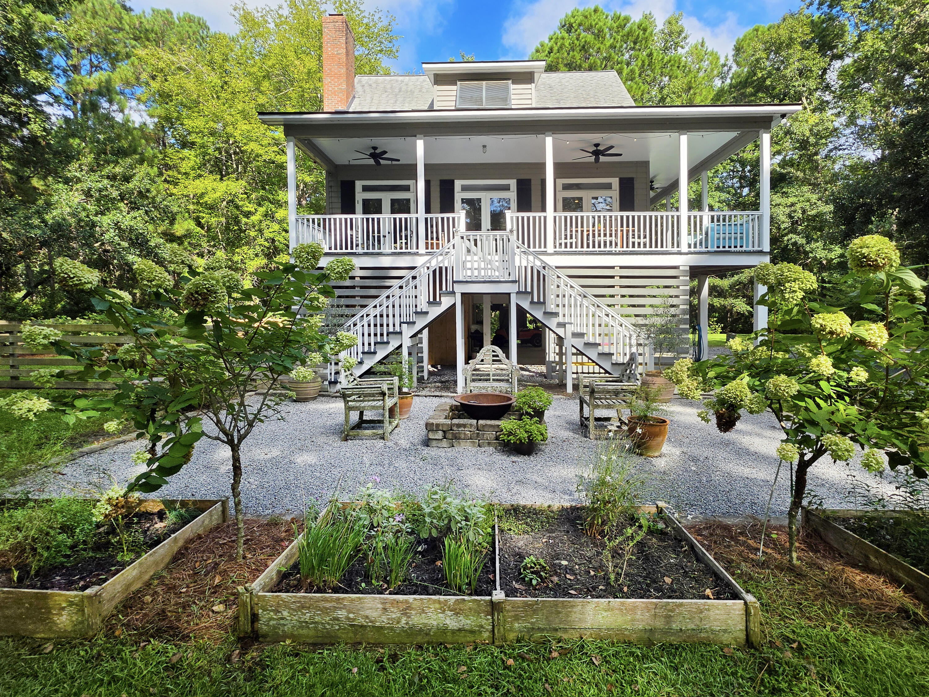 903 Kit Hall Road McClellanville, SC 29458 - Photo 3 of 28 3-Front-Garden
