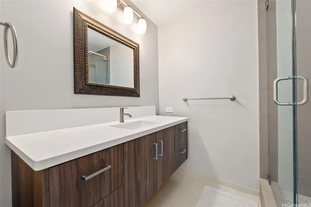 a view of a yard with a house