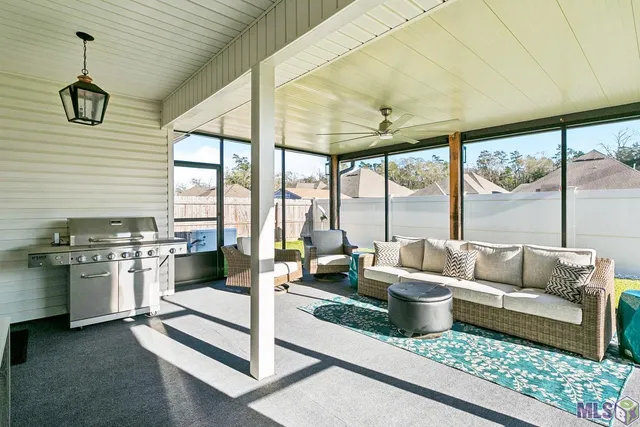 $375,000 | 8898 Dalwood Drive, Denham Springs, LA 70726