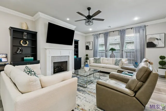 $375,000 | 8898 Dalwood Drive, Denham Springs, LA 70726