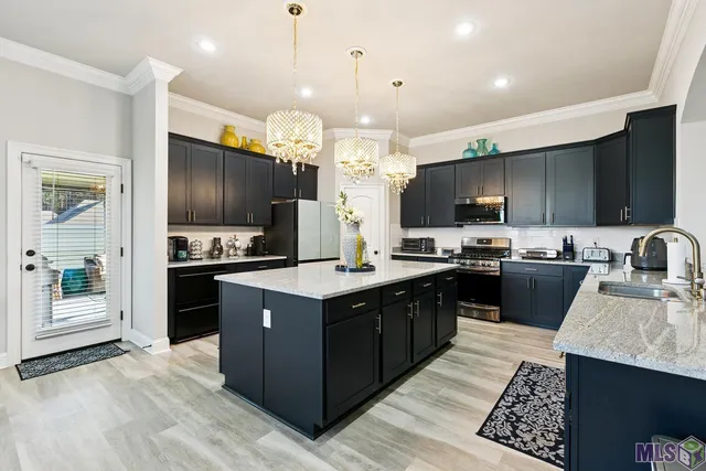 $375,000 | 8898 Dalwood Drive, Denham Springs, LA 70726