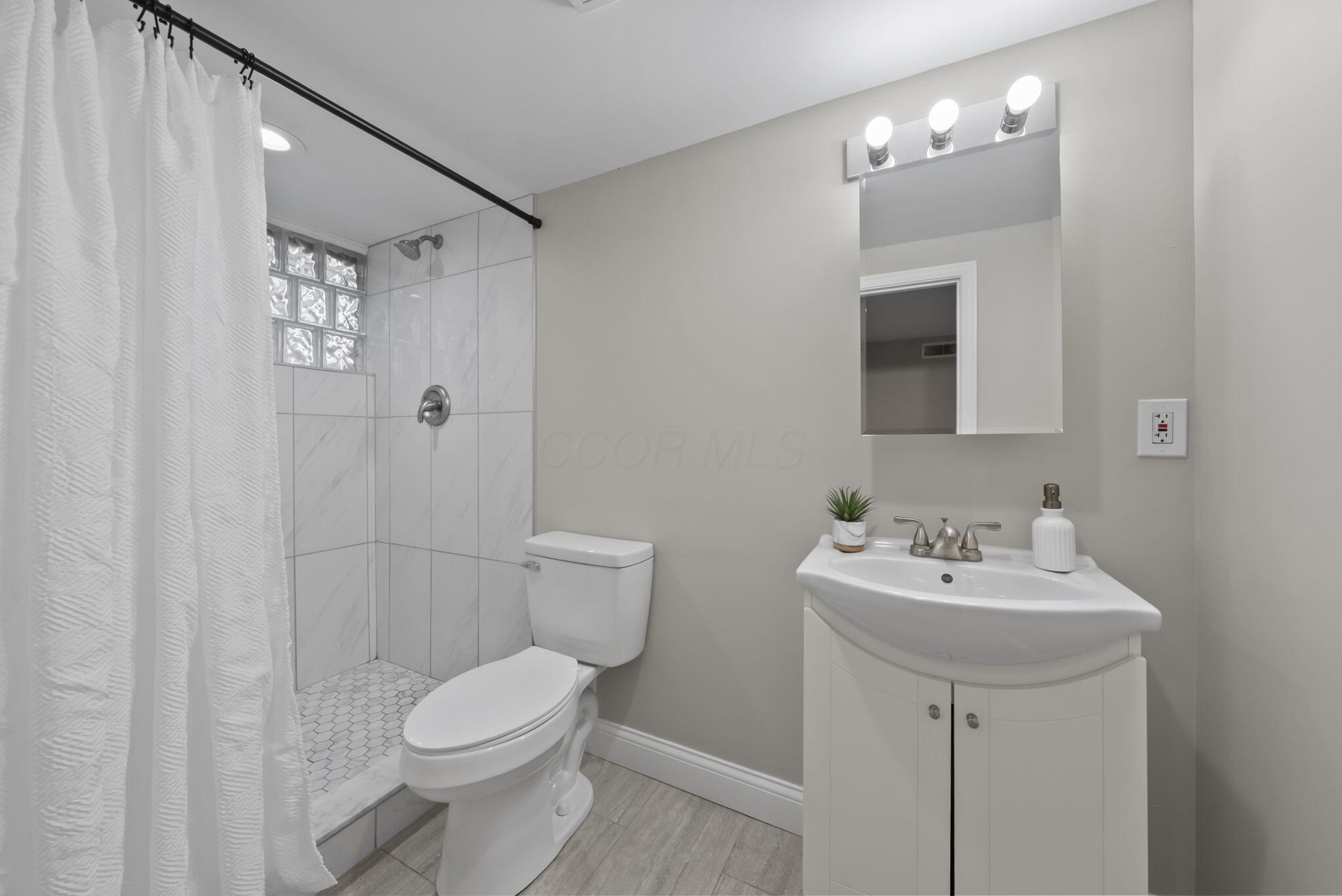35 East Pacemont Road Columbus, OH 43202 - Photo 29 of 46 Basement Full Bathroom