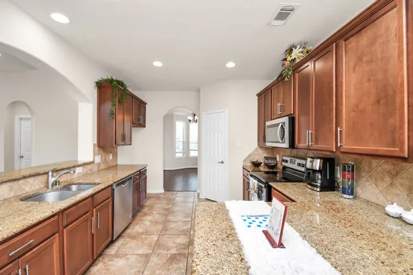 $2,800 | 8627 Sweet Pasture Drive, Tomball, TX 77375