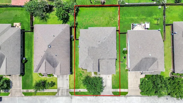 $2,800 | 8627 Sweet Pasture Drive, Tomball, TX 77375