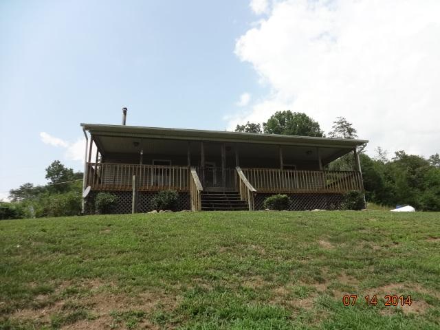 340 Bennett Road Oliver Springs, TN 37840 - Photo 2 of 11 DSC07437