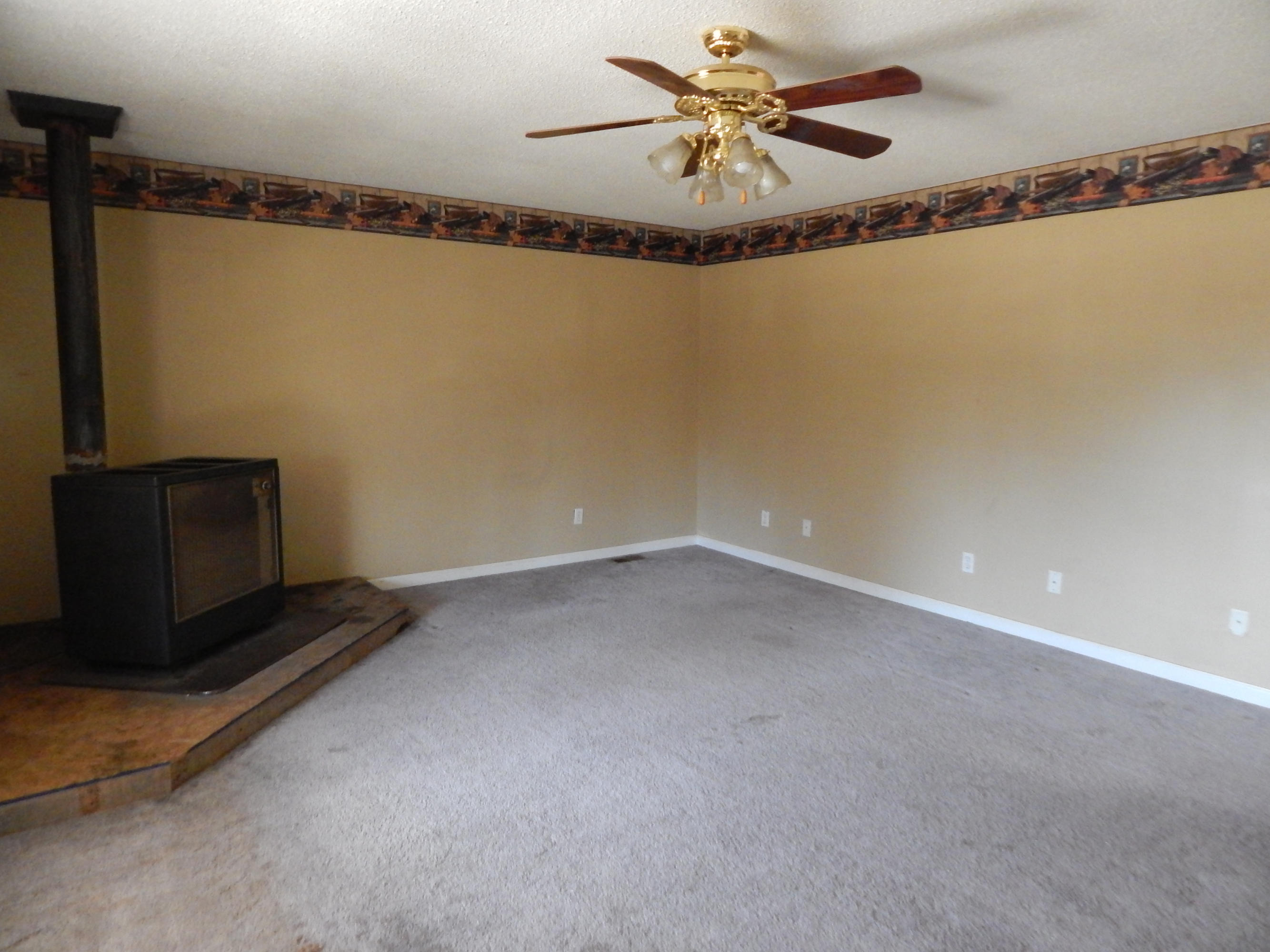 340 Bennett Road Oliver Springs, TN 37840 - Photo 4 of 11 059