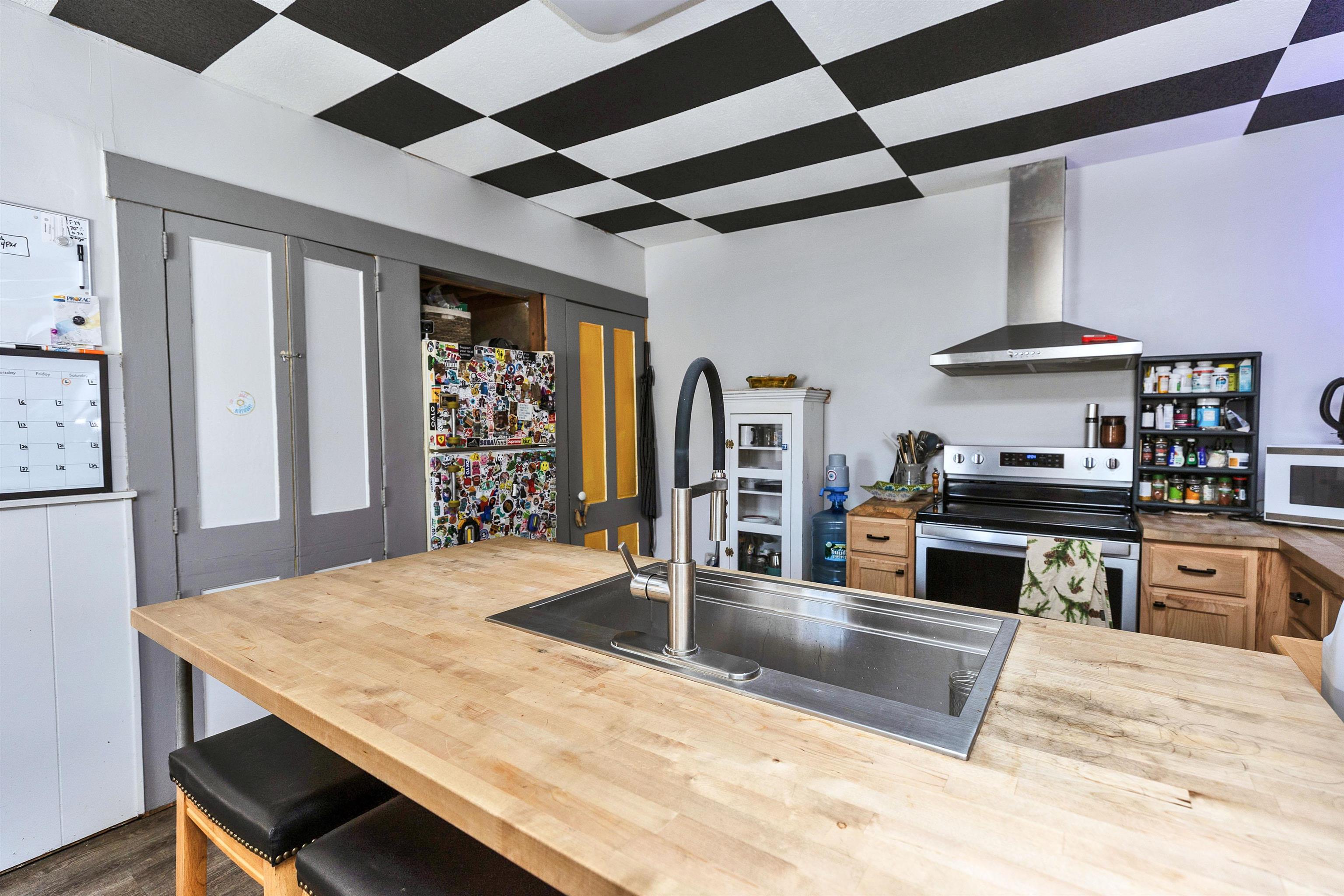 19 Russell Street Wilton, NH 03086 - Photo 7 of 55