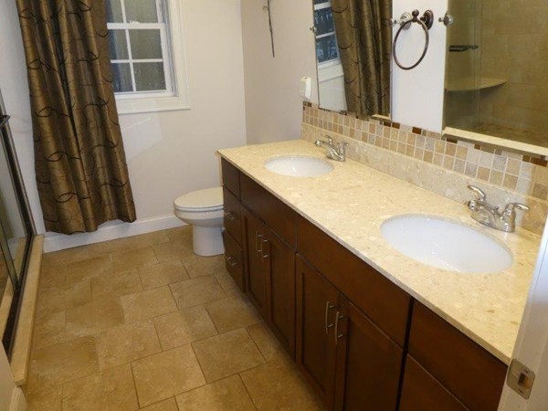 415 Pelham Road Dracut, MA 01826 - Photo 11 of 20 Gallery Image 11