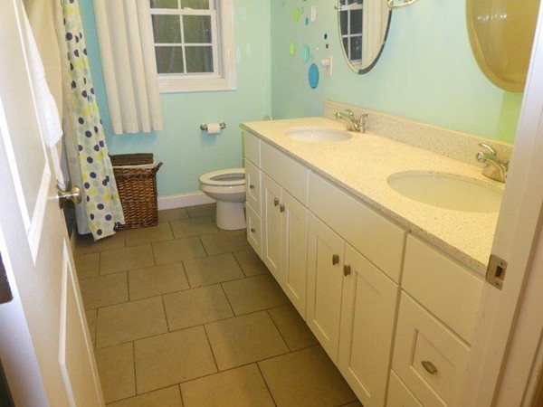 415 Pelham Road Dracut, MA 01826 - Photo 13 of 20 Gallery Image 13