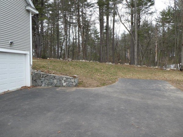 415 Pelham Road Dracut, MA 01826 - Photo 20 of 20 Gallery Image 20