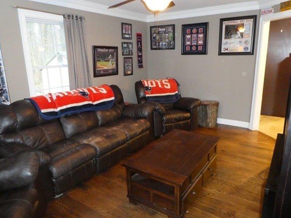 415 Pelham Road Dracut, MA 01826 - Photo 9 of 20 Gallery Image 9