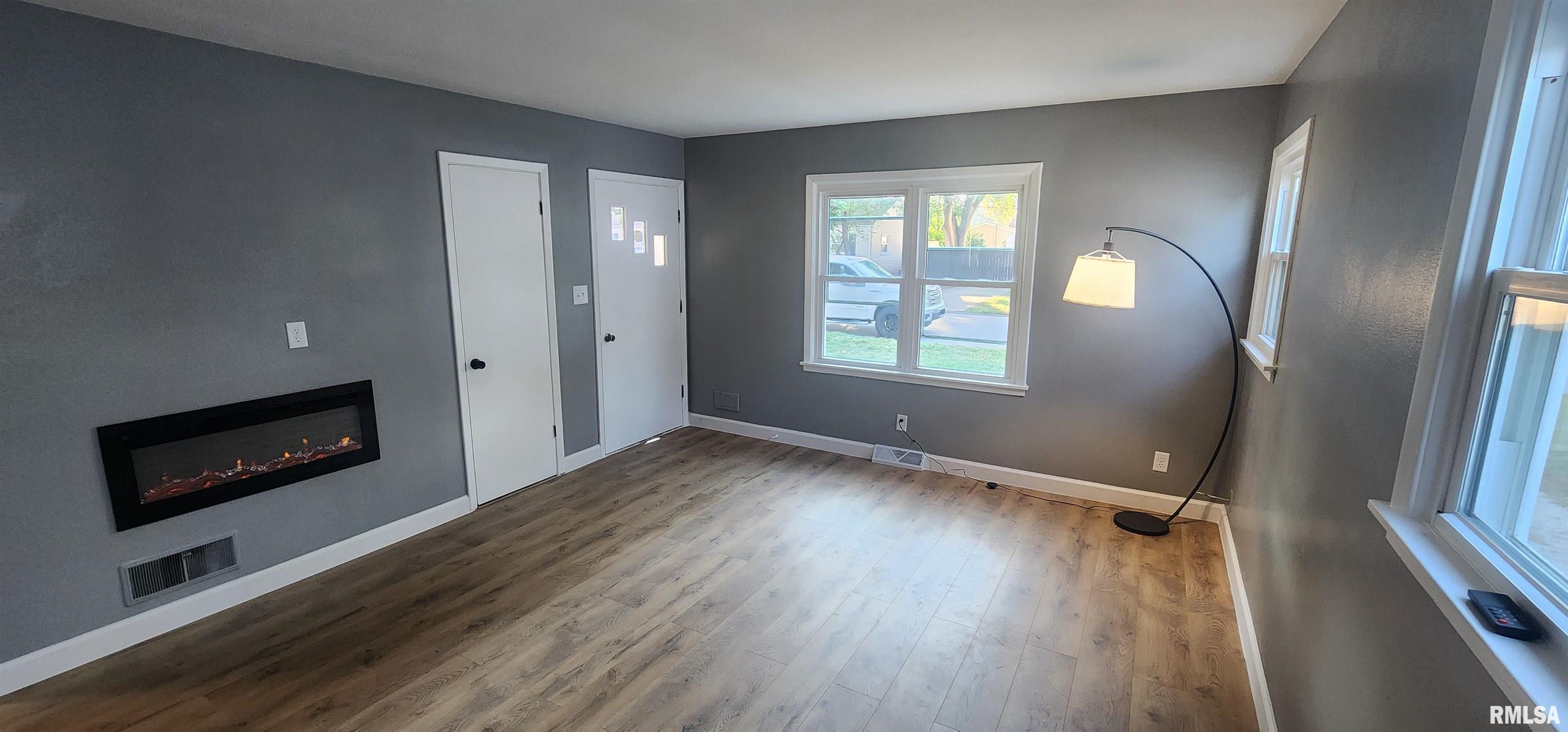 10 Melody Lane Springfield, IL 62702 - Photo 4 of 19