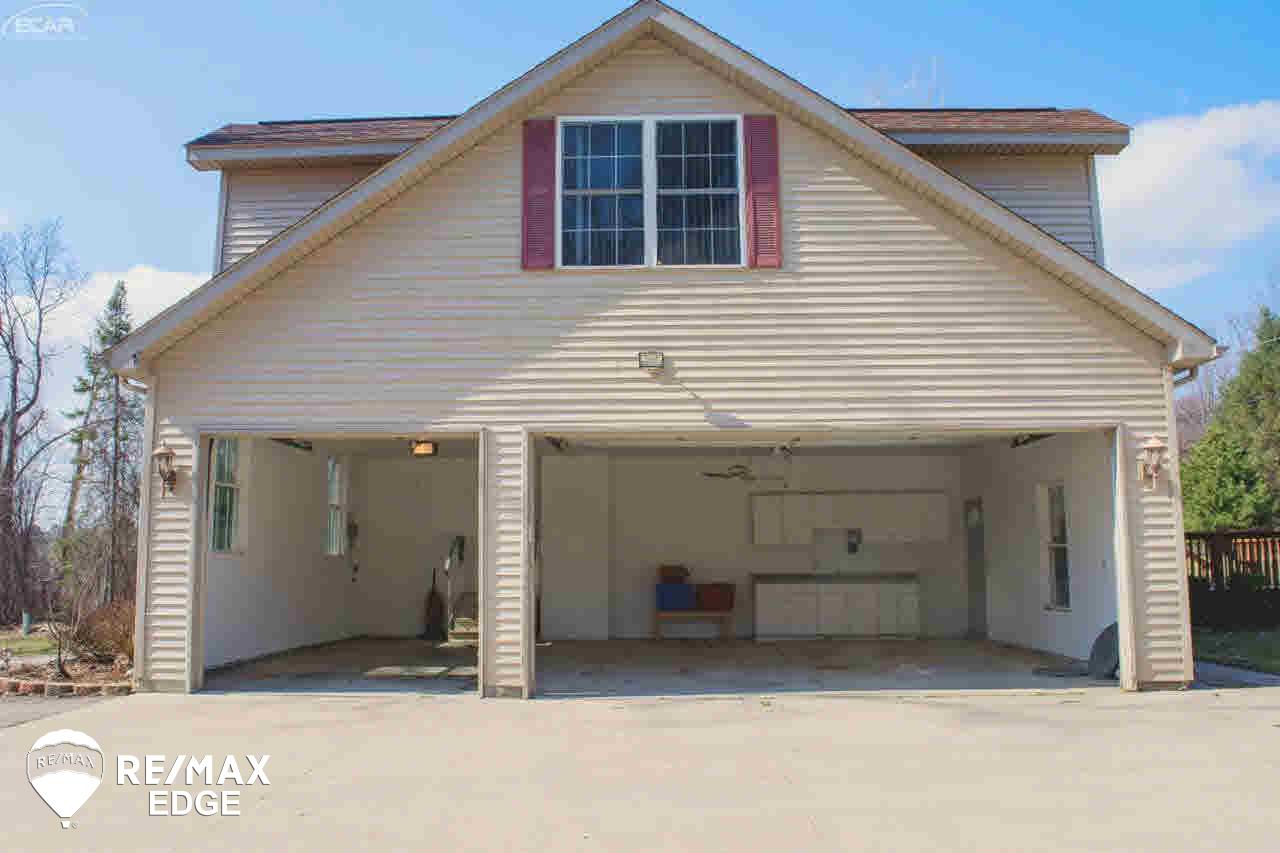 7681 South Eston Road Clarkston, MI 48348 - Photo 6 of 38 21268383-5.JPG