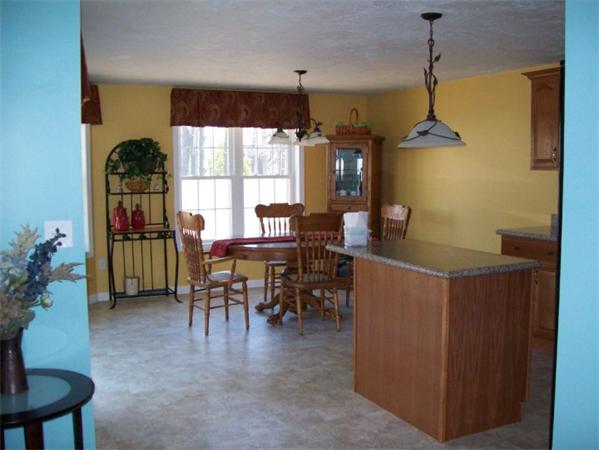 17 Pearlbush Path Worcester, MA 01607 - Photo 3 of 10 Gallery Image 3