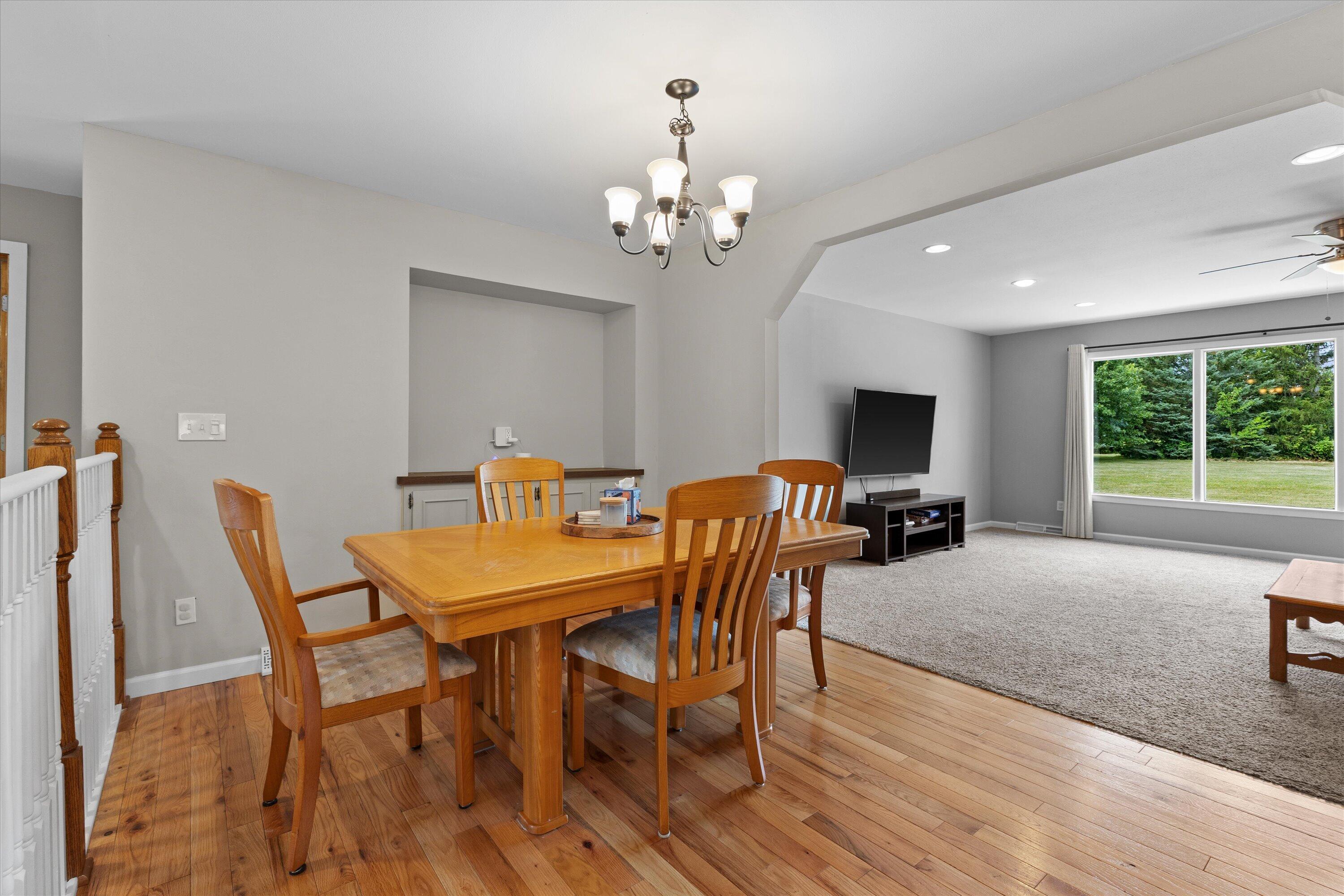 3025 S Road Lyons, WI 53147 - Photo 5 of 47 Dining Area