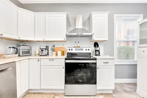$999,000 | 90 University Avenue, Providence, RI 02906