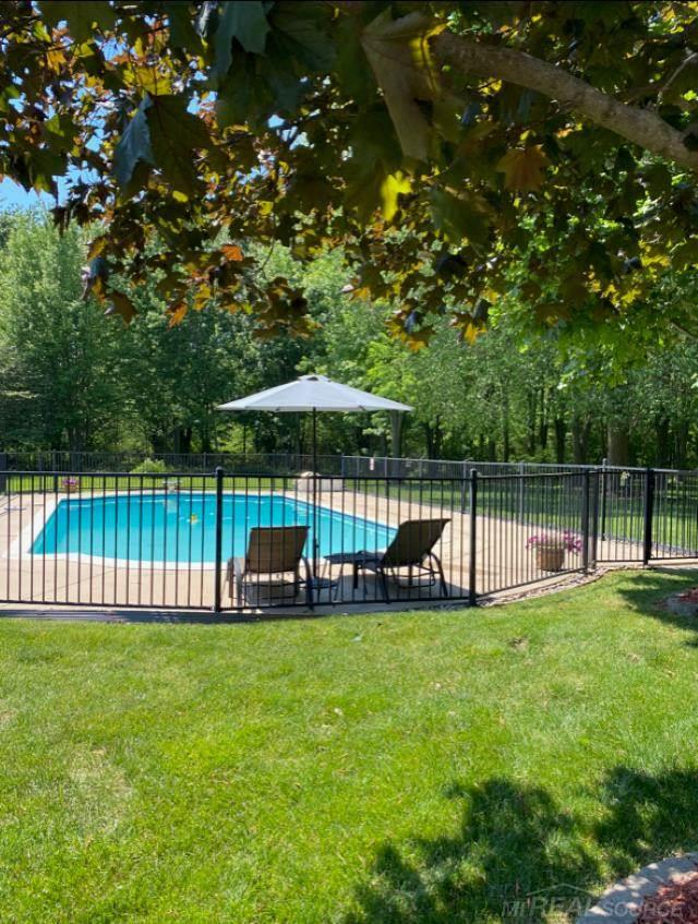54845 Ridge Road New Baltimore, MI 48047 - Photo 2 of 29 50064093-1.JPG