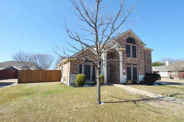 521 Mustang Ridge Drive Murphy, TX 75094 - Photo 2 of 31 a front view of house with a yard