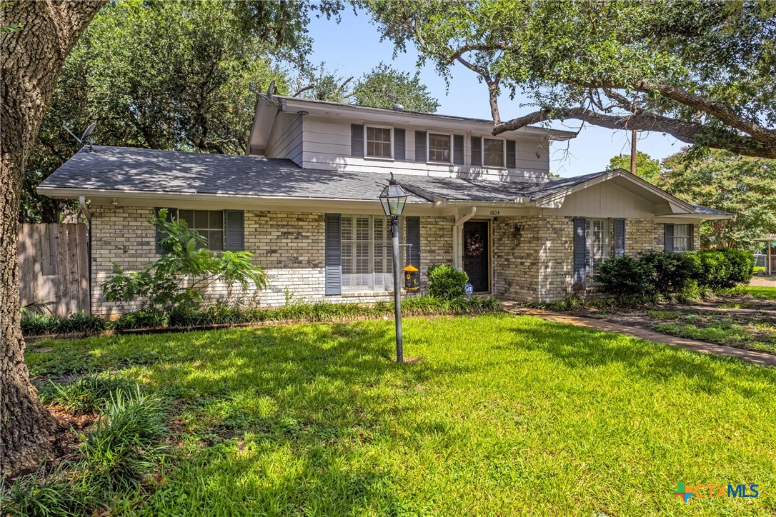 1604 North Cleveland Avenue Cameron, TX 76520 - Photo 3 of 46