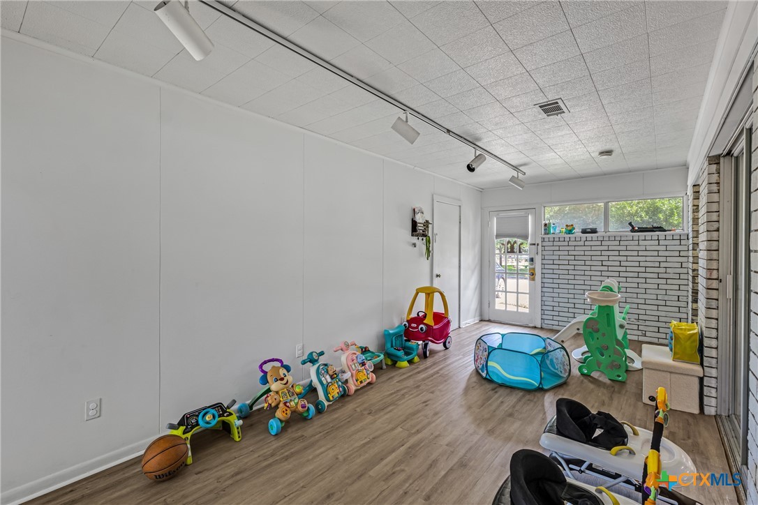1604 North Cleveland Avenue Cameron, TX 76520 - Photo 36 of 46 a play room with toys