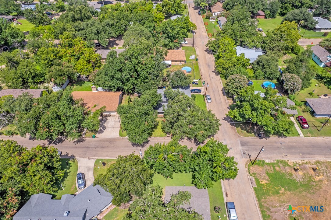 1604 North Cleveland Avenue Cameron, TX 76520 - Photo 44 of 46 an aerial view of a house with yard