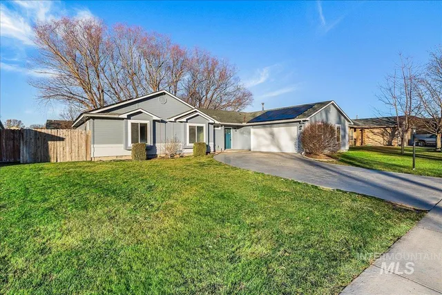$449,888 | 411 Hawthorne Street, Nampa, ID 83686