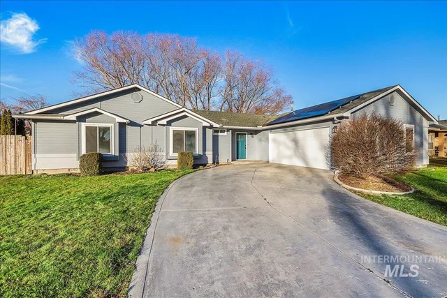 $449,888 | 411 Hawthorne Street, Nampa, ID 83686