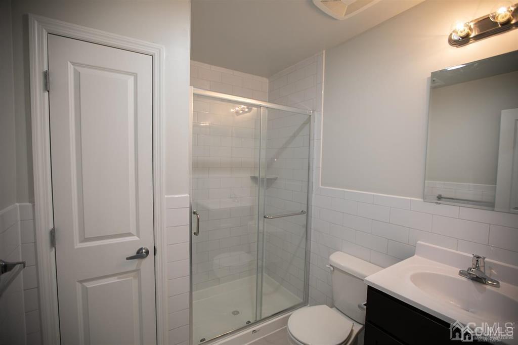 3201 Hana Road Edison, NJ 08817 - Photo 43 of 53
