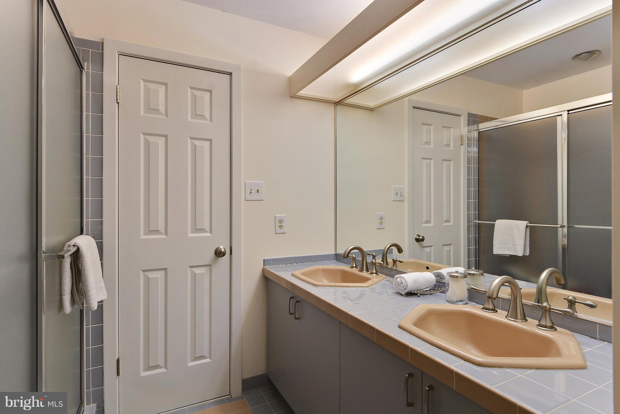 726 Intrepid Way Davidsonville, MD 21035 - Photo 23 of 30 Upper Level Full buddy Bathroom