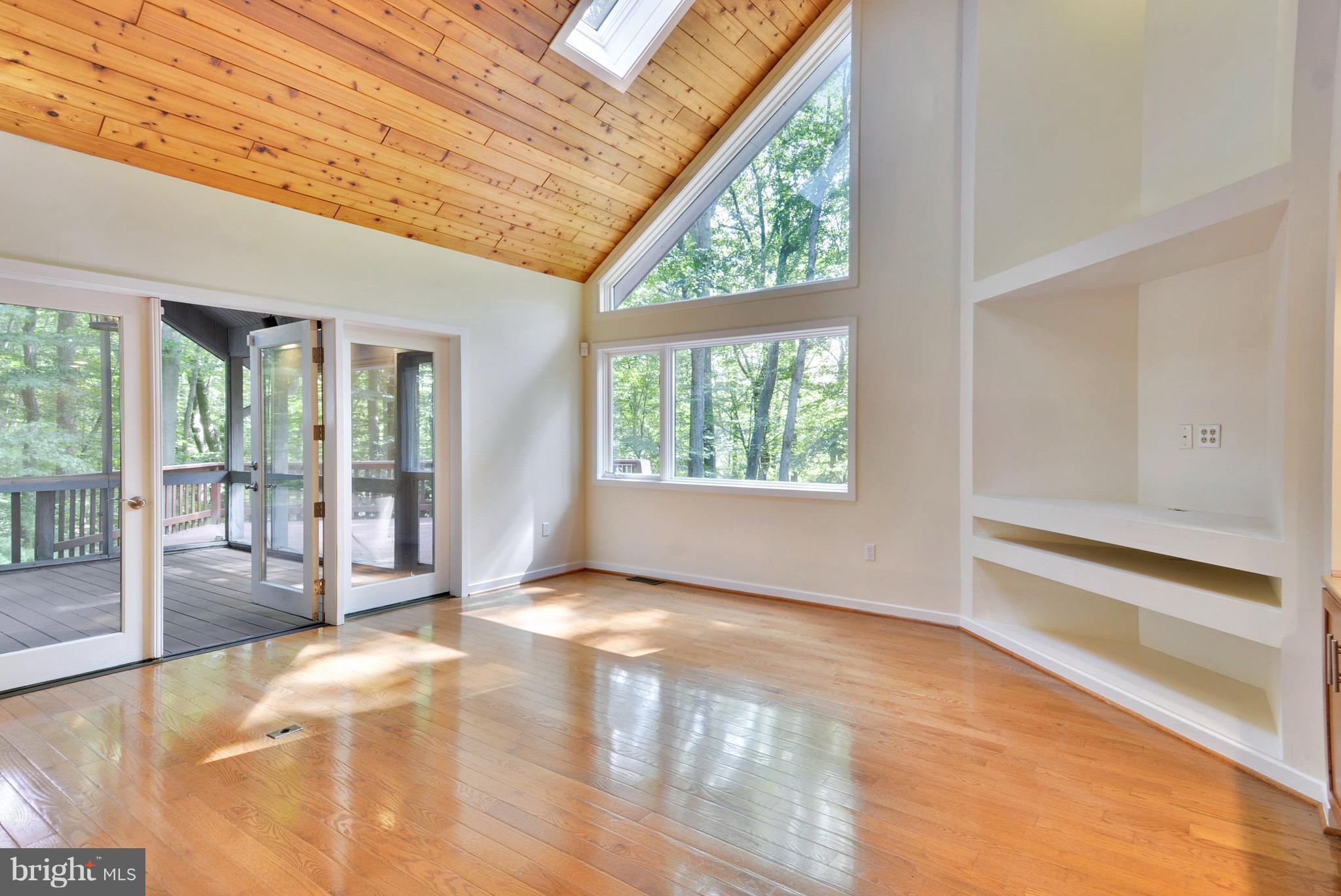 726 Intrepid Way Davidsonville, MD 21035 - Photo 5 of 30 Great room features soaring ceilings