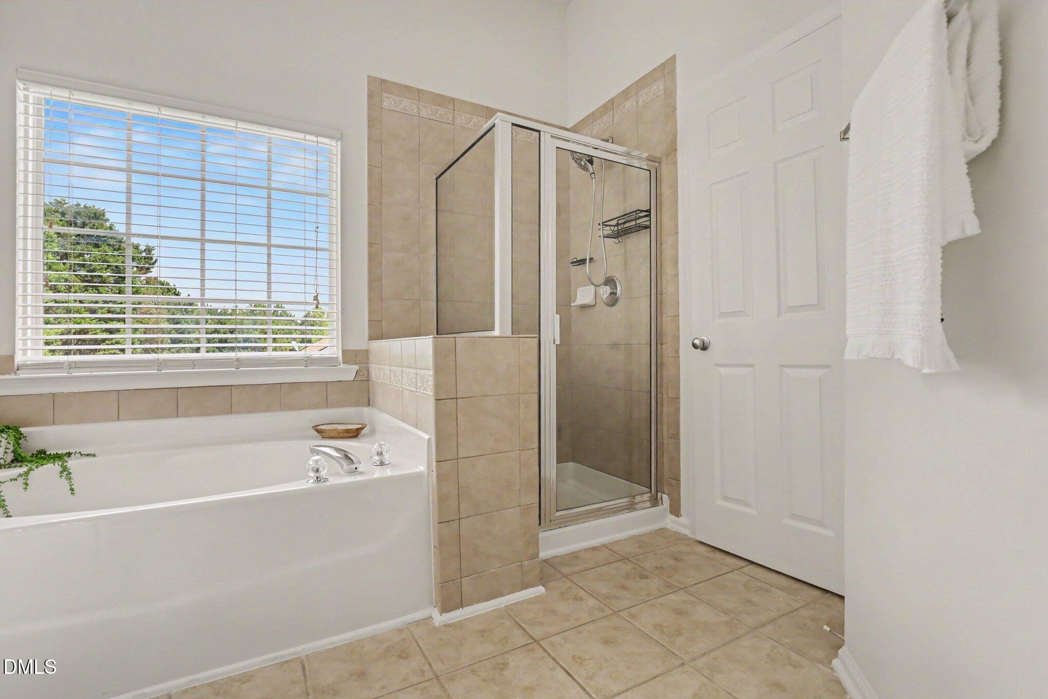 8416 Tie Stone Way Raleigh, NC 27613 - Photo 17 of 31 018_file_6293