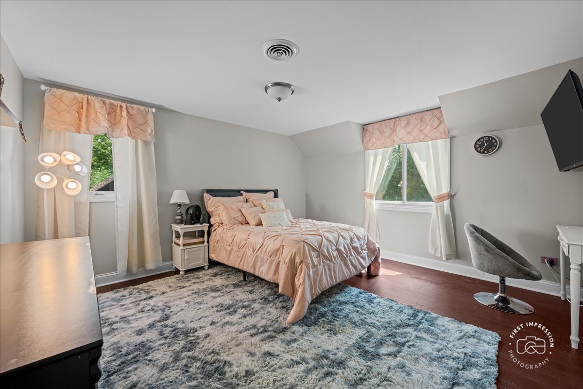 5N284 Oak Road St. Charles, IL 60175 - Photo 27 of 41 Gallery Image 27