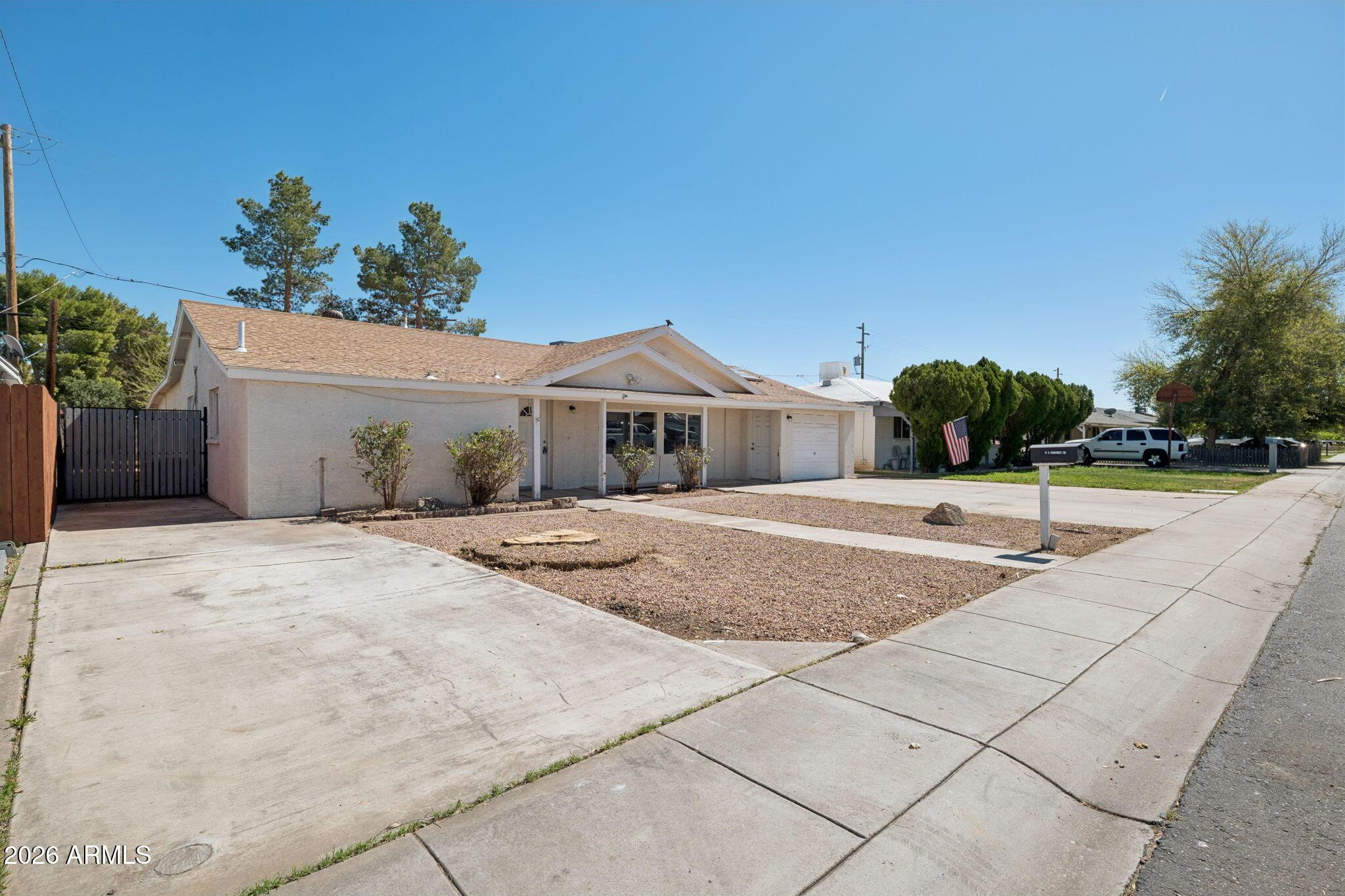 7 South Catalina Street Gilbert, AZ 85233 - Photo 3 of 34 a view of a house with entertaining space