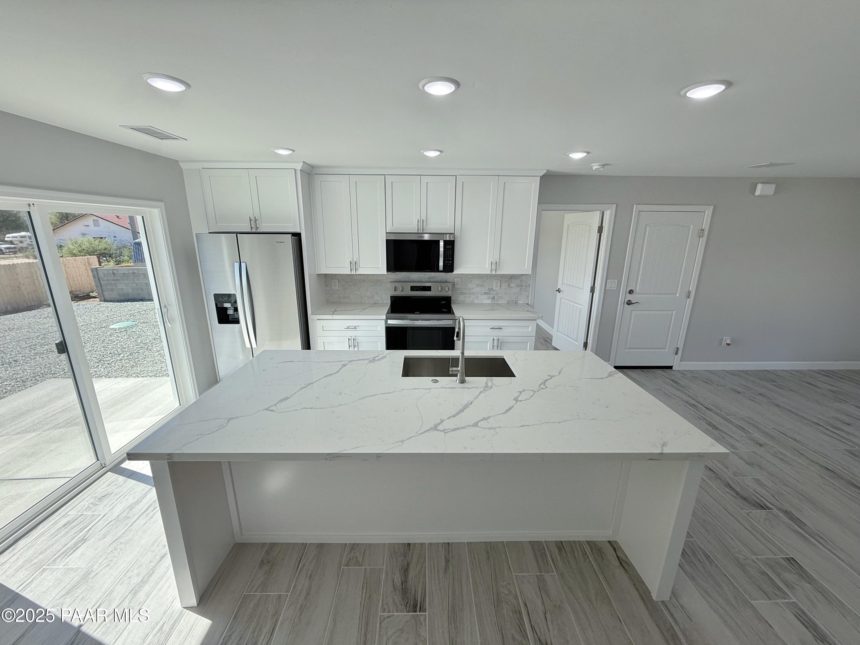 20235 East Mesa Verde Road, Unit 2 Mayer, AZ 86333 - Photo 4 of 21 Kitchen