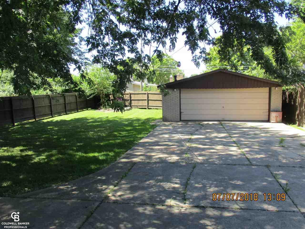 33555 Ryan Sterling Heights, MI 48310 - Photo 4 of 19 31353747-3.JPG