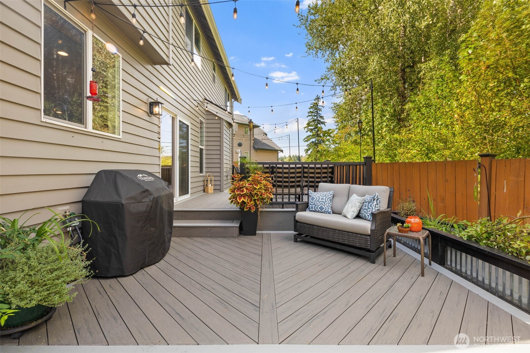 18705 3rd Avenue West Bothell, WA 98012 - Photo 28 of 35 a view of a couches on the roof deck