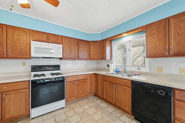 $118,000 | 122 East Allen Street, Farmer City, IL 61842