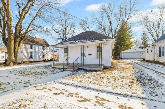 $118,000 | 122 East Allen Street, Farmer City, IL 61842