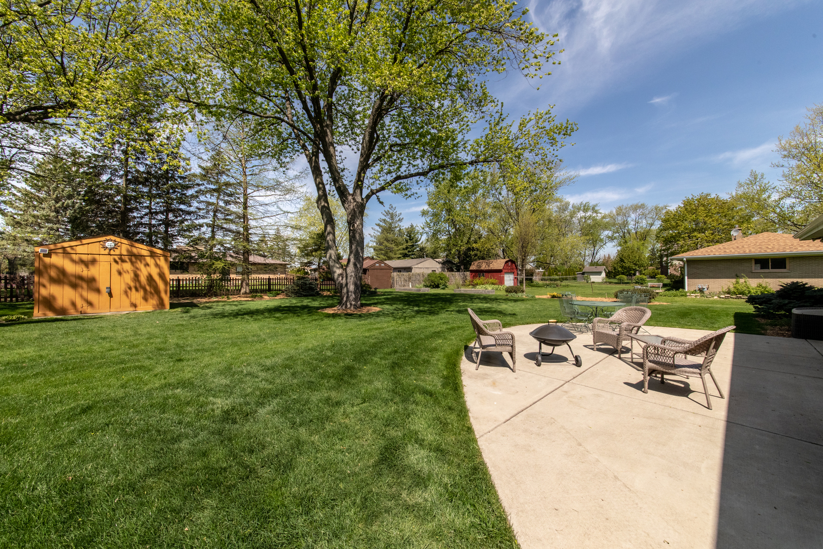7522 Brookbank Road Willowbrook, IL 60527 - Photo 9 of 18 a view of a park with bench