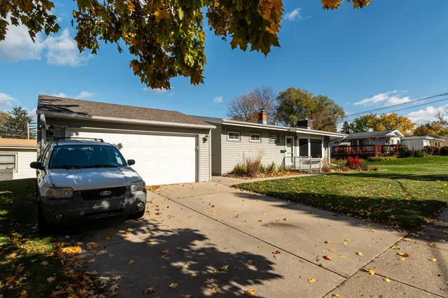 $315,000 | 7316 Earl Avenue, Greendale, WI 53129